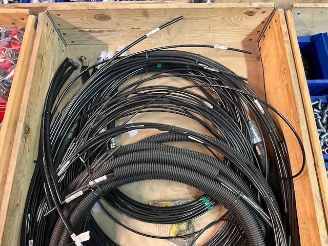 Diverse slangen en leidingen - afbeelding 2 van  4