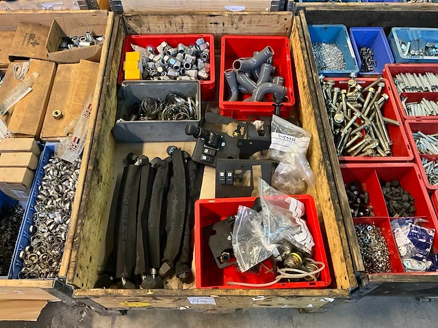 Diverse slangen, onderdelen en koppelingen - afbeelding 1 van  6