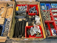 Diverse slangen, onderdelen en koppelingen - afbeelding 1 van  6