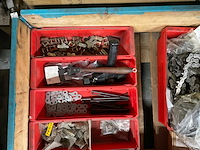 Diverse slijpschijven, kettingen en ton - afbeelding 3 van  17