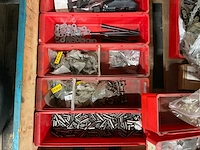 Diverse slijpschijven, kettingen en ton - afbeelding 4 van  17