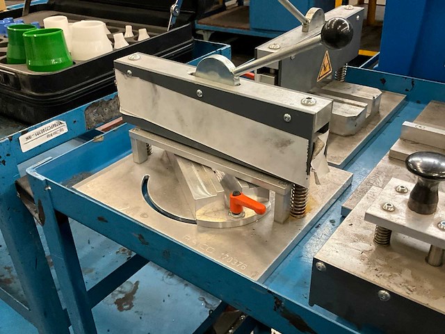 Diverse snij apparaten (2x) - afbeelding 5 van  6