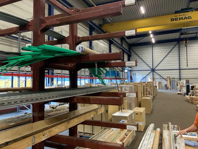 Diverse snijmessen en kunststof goten - afbeelding 2 van  2