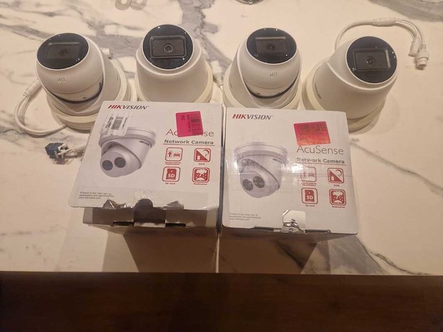 Diverse soorten camera's hikvision en elro - afbeelding 1 van  9