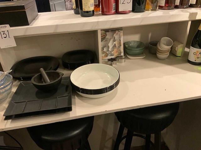 Diverse soorten servies en benodigheden - afbeelding 5 van  5