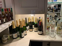 Diverse soorten wijn en gedistilleerde drank (16x) - afbeelding 1 van  1