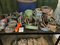 Diverse spanbanden en hijsmateriaal