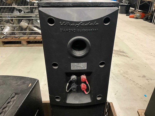 Diverse speaker (3x) - afbeelding 6 van  6