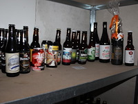 Diverse speciaalbieren op schap. 17 stuks. - afbeelding 1 van  2