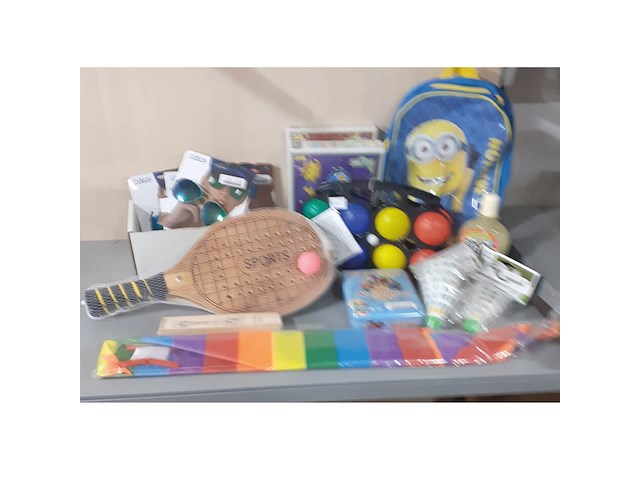 Diverse speelgoed (d1011) - afbeelding 2 van  3