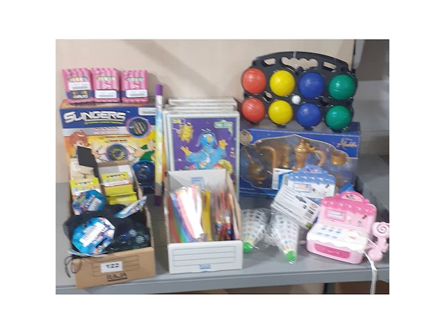 Diverse speelgoed (d1012) - afbeelding 1 van  3