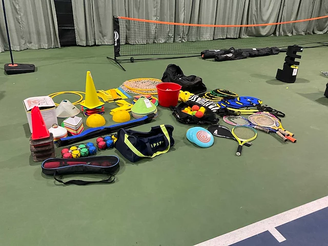 Diverse sport attributen - afbeelding 1 van  7