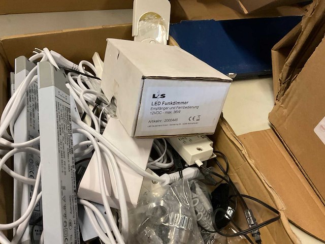 Diverse spots inbouw en opbouw - afbeelding 4 van  4