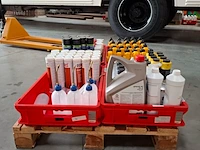 Diverse spuitbussen en oliën - afbeelding 15 van  19