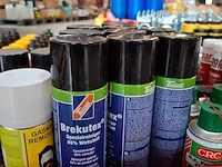 Diverse spuitbussen en oliën - afbeelding 16 van  19
