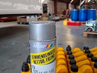 Diverse spuitbussen en oliën - afbeelding 17 van  19
