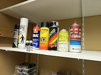 Diverse spuitbussen - afbeelding 1 van  1