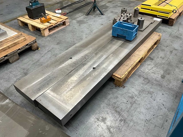 Diverse staal blokken - afbeelding 1 van  4