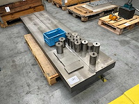 Diverse staal blokken - afbeelding 2 van  4