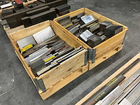Diverse staal restanten - afbeelding 1 van  5