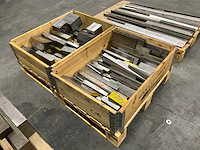 Diverse staal restanten - afbeelding 2 van  5