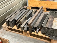 Diverse staal restanten - afbeelding 3 van  3