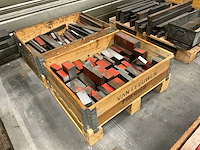 Diverse staal restanten - afbeelding 2 van  4