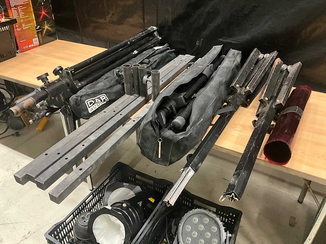 Diverse statieven, t-bars en spots - afbeelding 2 van  5