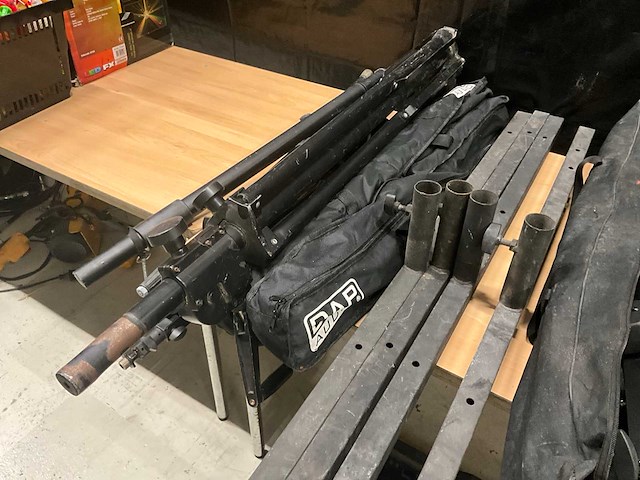 Diverse statieven, t-bars en spots - afbeelding 3 van  5