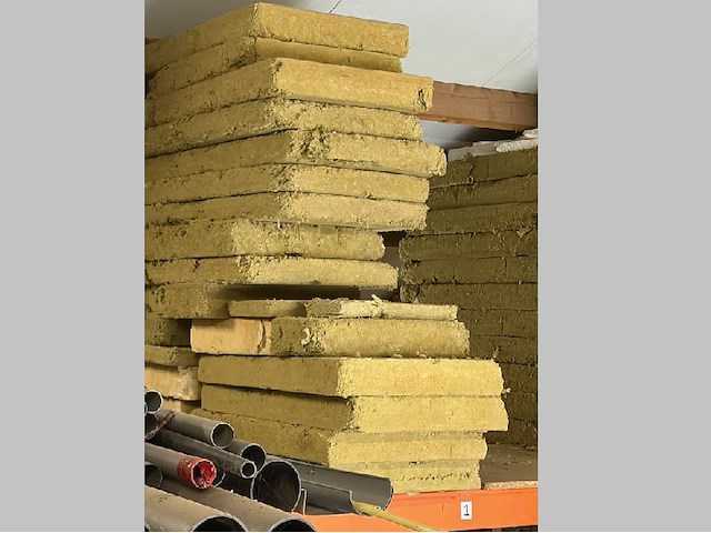 Diverse steenwol isolatiematerialen. 10 x 60/200/12 en 6 x 60/170/8 en rest stukken - afbeelding 1 van  3