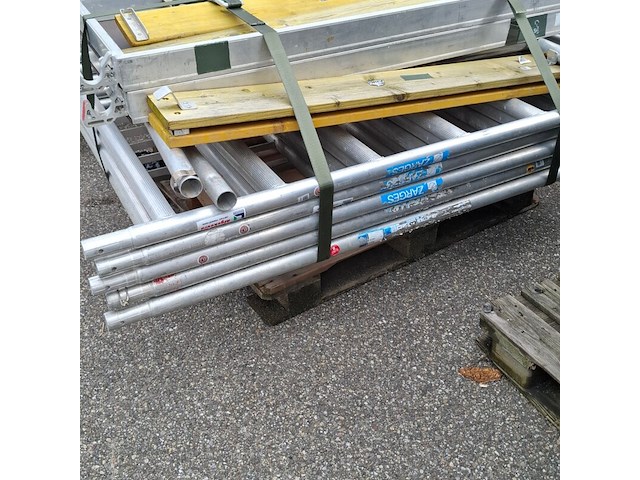 Diverse steigeronderdelen, o.a zarges - afbeelding 3 van  6