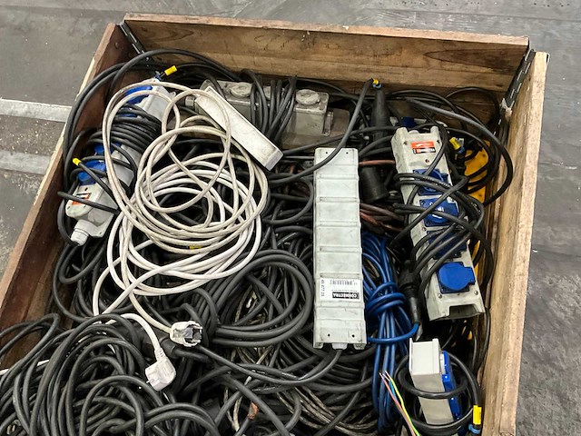 Diverse stekkerdozen - afbeelding 4 van  5