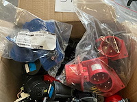 Diverse stekkers - afbeelding 4 van  5