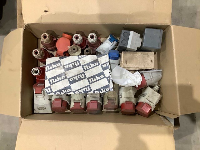 Diverse stekkers - afbeelding 2 van  4