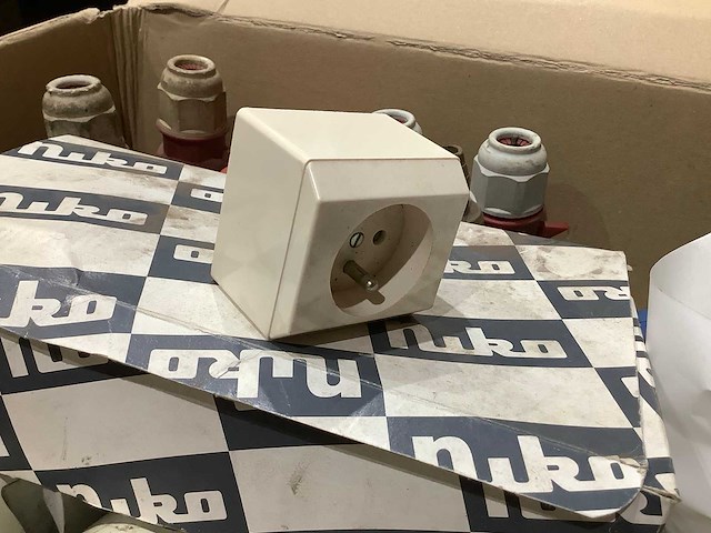 Diverse stekkers - afbeelding 4 van  4