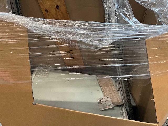 Diverse stellingen en displayblokken - afbeelding 3 van  16