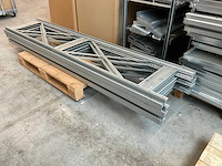 Diverse stellingen en displayblokken - afbeelding 15 van  16