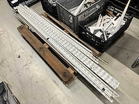 Diverse stellingen en steigermateriaal - afbeelding 2 van  4