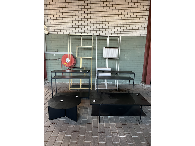 Diverse stellingkasten en salontafels - afbeelding 1 van  3