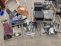 Diverse steunen en manden in 5 grijpmanden mix, partij - afbeelding 1 van  8