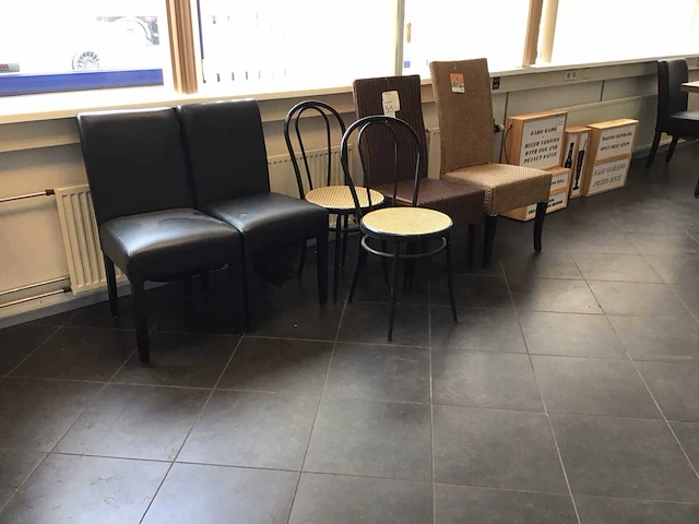 Diverse stoelen (6x) - afbeelding 1 van  2