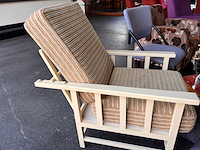 Diverse stoelen en kussens - afbeelding 8 van  12
