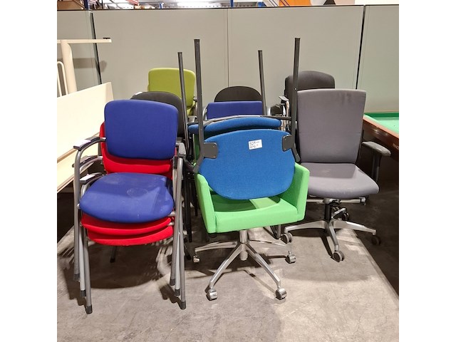 Diverse stoelen, o.a. ahrend - afbeelding 8 van  11
