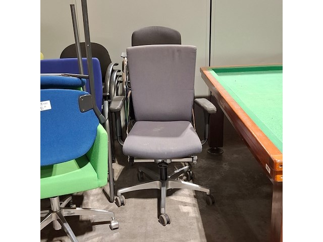 Diverse stoelen, o.a. ahrend - afbeelding 9 van  11