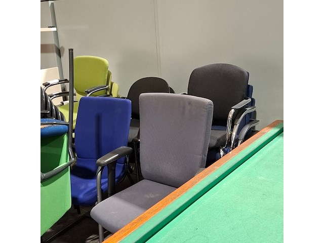 Diverse stoelen, o.a. ahrend - afbeelding 10 van  11