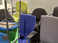 Diverse stoelen, o.a. ahrend - afbeelding 11 van  11
