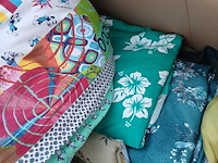 Diverse stoffen, grote dozen vol - afbeelding 3 van  14