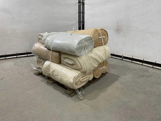 Diverse stoffen - afbeelding 6 van  6