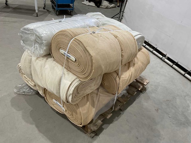 Diverse stoffen - afbeelding 4 van  6