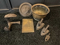 Diverse strijkijzers en koper - afbeelding 1 van  6